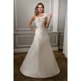 Elegante vestido de noiva casual sexy com mangas assimétricas