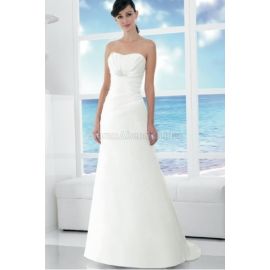 Elegante vestido de noiva moderno com corte de cauda sem mangas