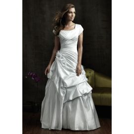 Vintage elegante vestido de noiva com brilhantes com mangas curtas