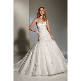 Vestido de noiva elegante e glamoroso de organza com corpete plissado