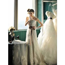 Glamourosos vestidos de noiva em renda com corte em A e cinto