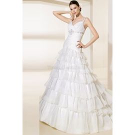 Vestido de noiva elegante e romântico com alças finas e apliques