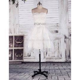 Vestido de noiva chique sem mangas com apliques