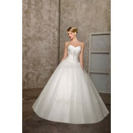 Vestido de noiva clássico bordado princesa com corpete plissado