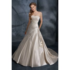 Vestido de noiva clássico drapeado lateral com corpete plissado
