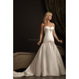 Vestido de noiva formal longo com brilhantes atemporal