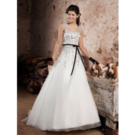Vestidos de noiva bordados de luxo brancos com alças