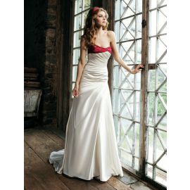 Pequeno vestido de noiva branco vermelho com cauda