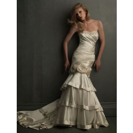 Extravagantes vestidos de noiva de cetim sereia sem mangas para casamento em ambientes fechados