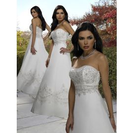 Extravagantes vestidos de noiva longos bordados para casamentos em ambientes fechados