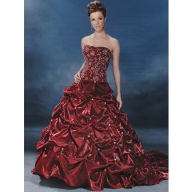 Vestido de noiva bordado de luxo vermelho com cauda