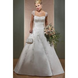 Vestido de noiva romântico de cetim bordado vintage