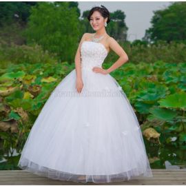 Vestido de noiva romântico com decote sem mangas e cintura natural